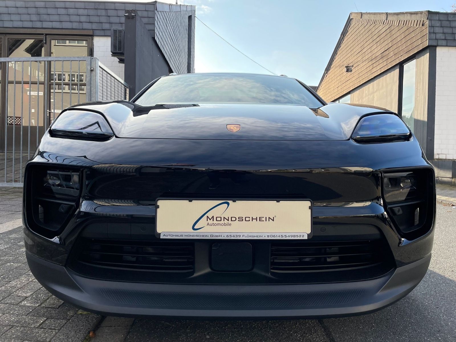 Porsche Macan 4 - Samsaru's Car Outlet
