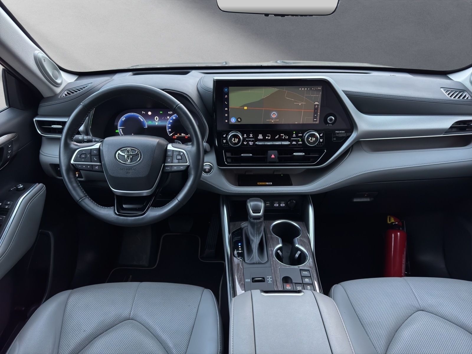 Toyota Highlander Hybrid Luxury 7 SITZER+LEDER+AHK+JBL