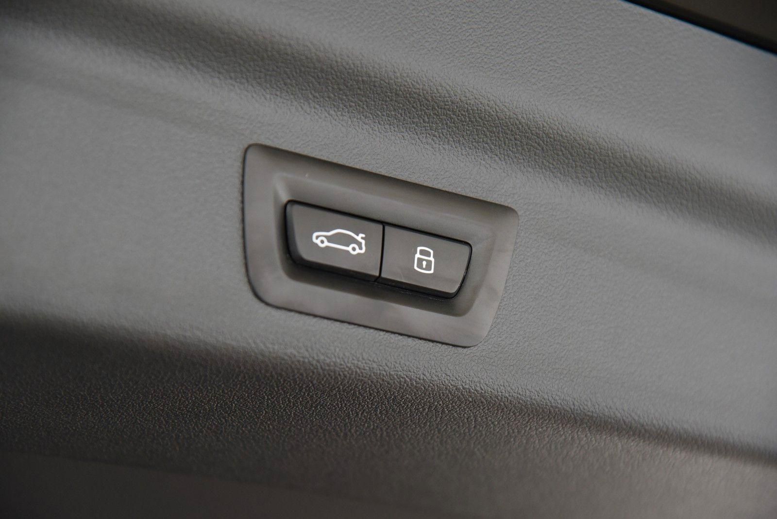 BMW X1 xDrive23d M Sportpaket - Samsaru's Car Outlet