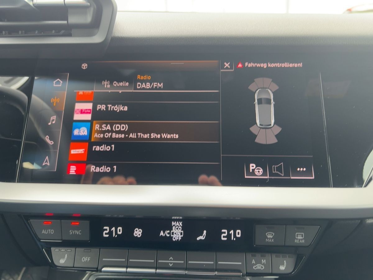 Audi A3 Sportback 45 TFSI e S line - Samsaru's Car Outlet