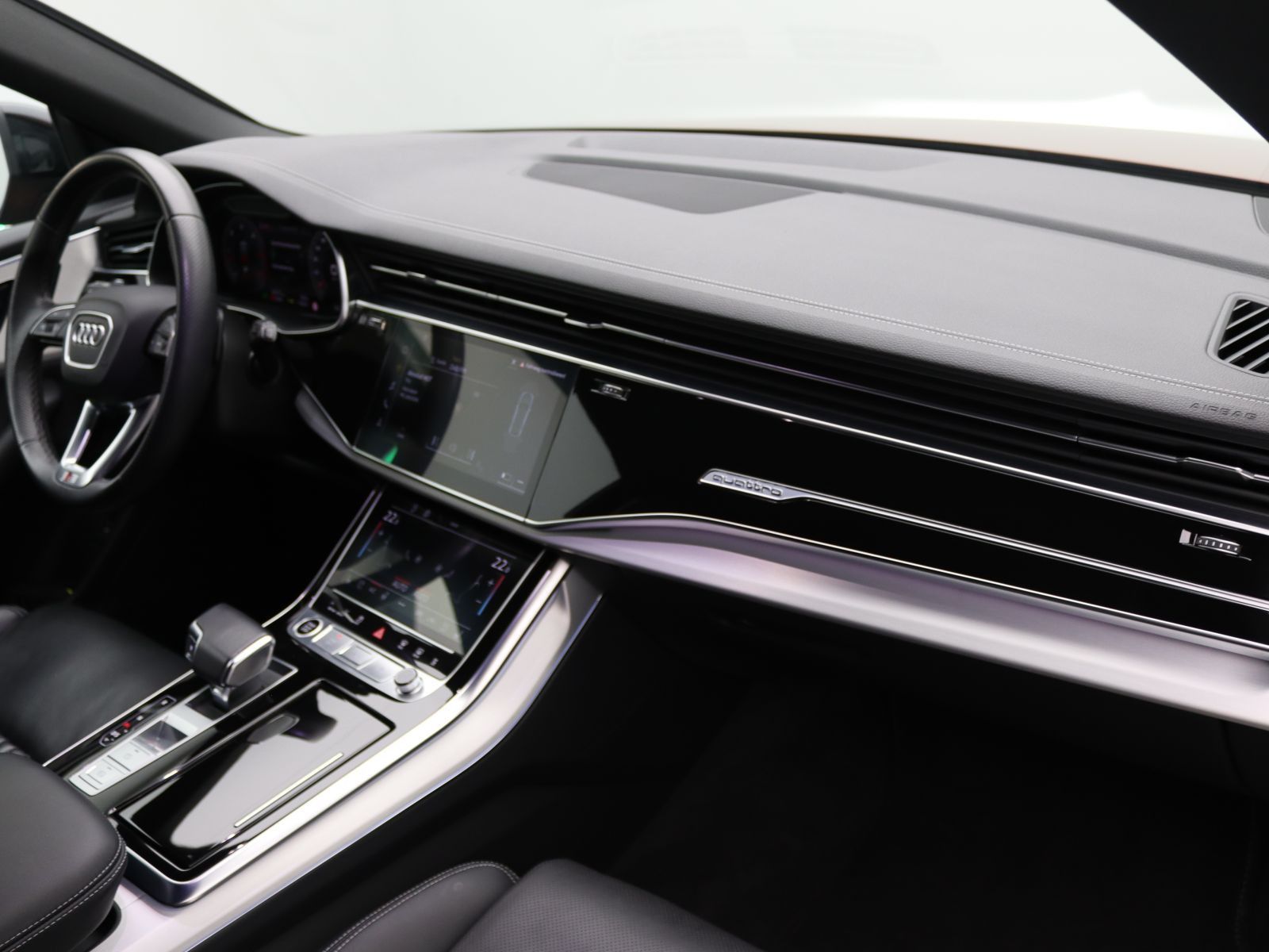 Audi Q8 S-Line select 50TDI quattro / Pano, 360°, AHK