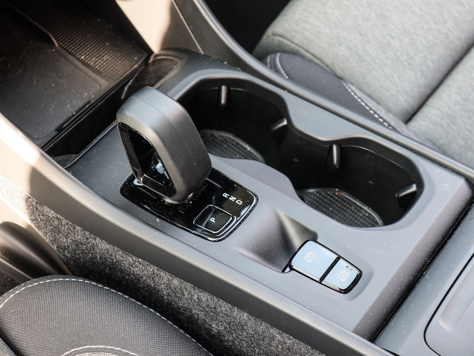 Volvo XC40 B3 (B) Core #AHK/Sitzh./PDC/RFK/Automatik/N