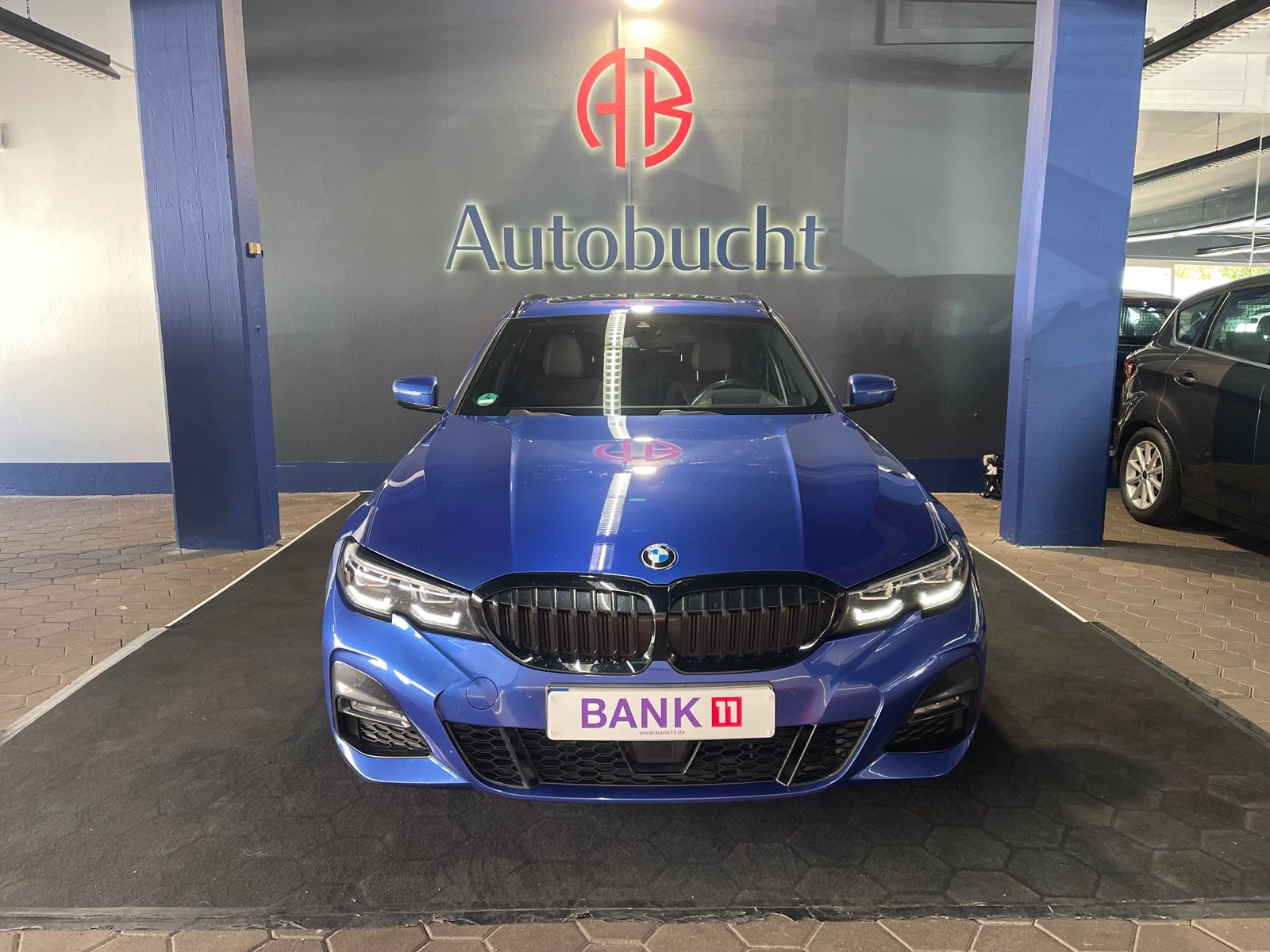 BMW 320d Touring xDrive M Sport - Samsaru's Car Outlet