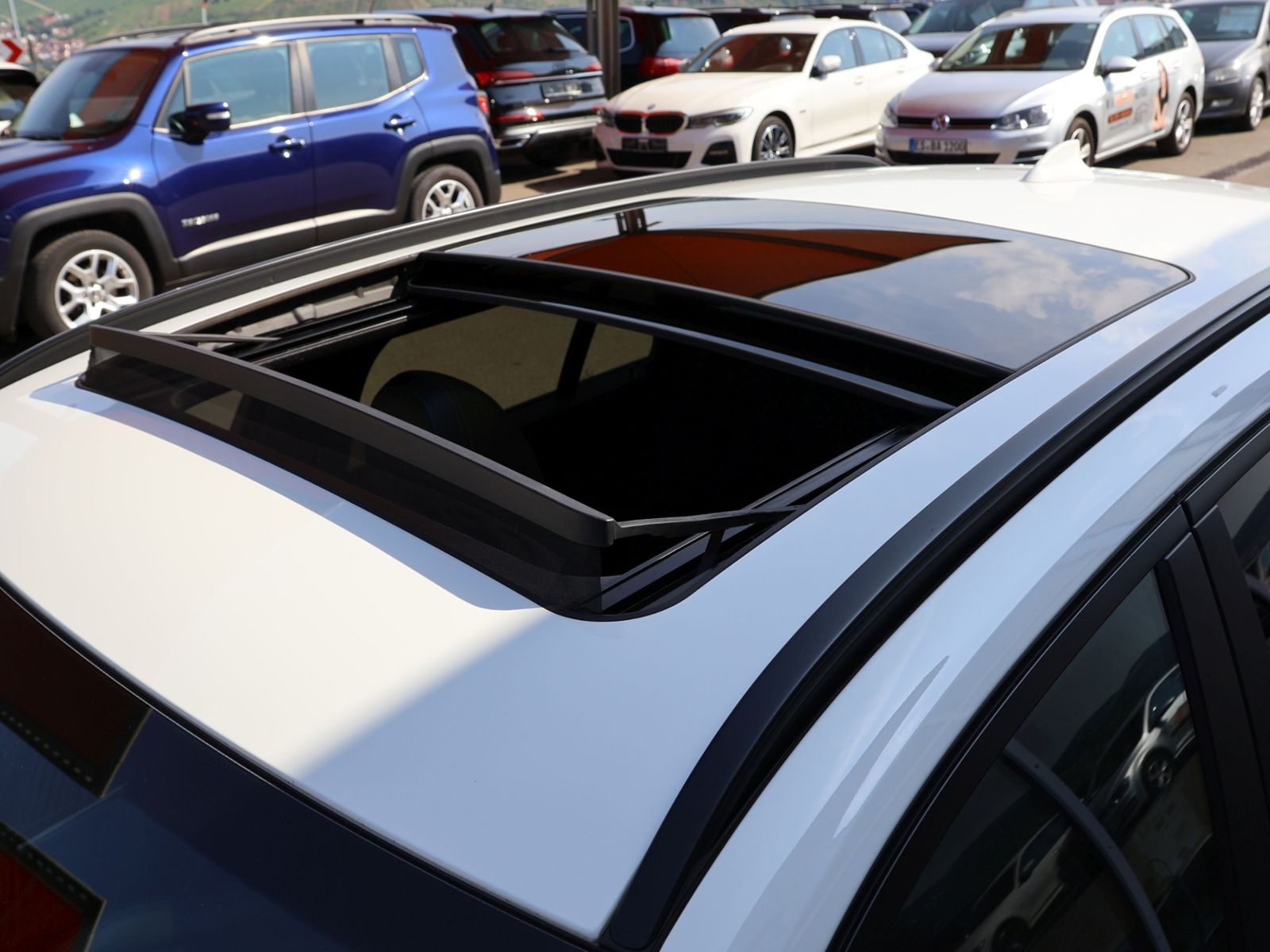 BMW 330 e Touring Advantage - Samsaru's Car Outlet