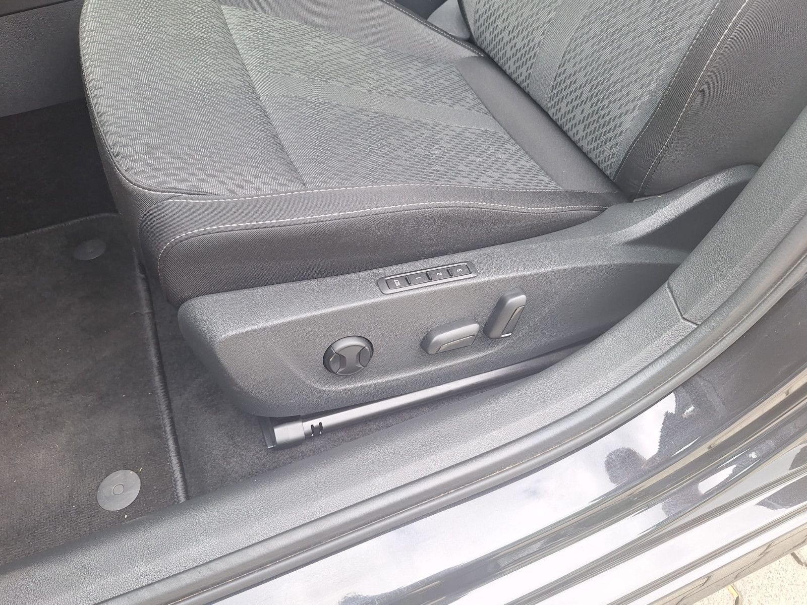 Skoda Octavia 2.0TDI DSG Combi - Samsaru's Car Outlet