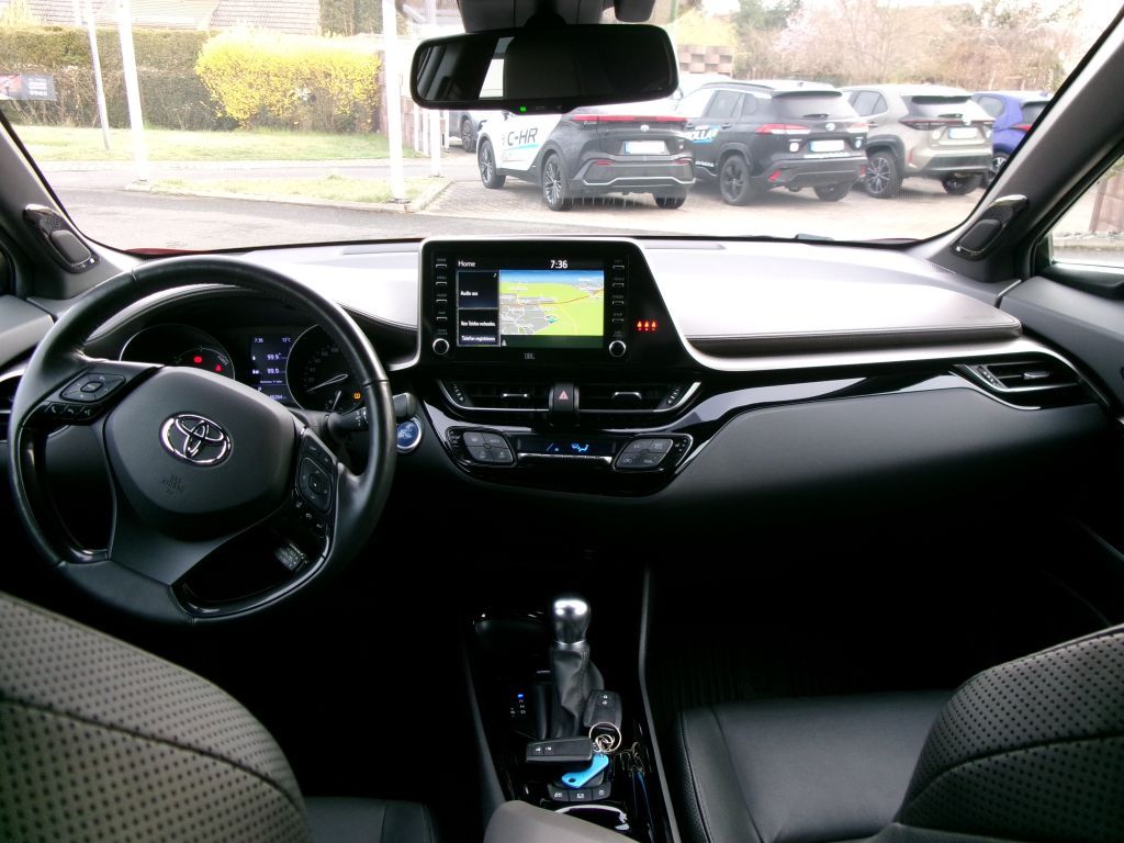 Toyota C-HR 2.0 Hybrid Orange Edition - Samsaru's Car Outlet