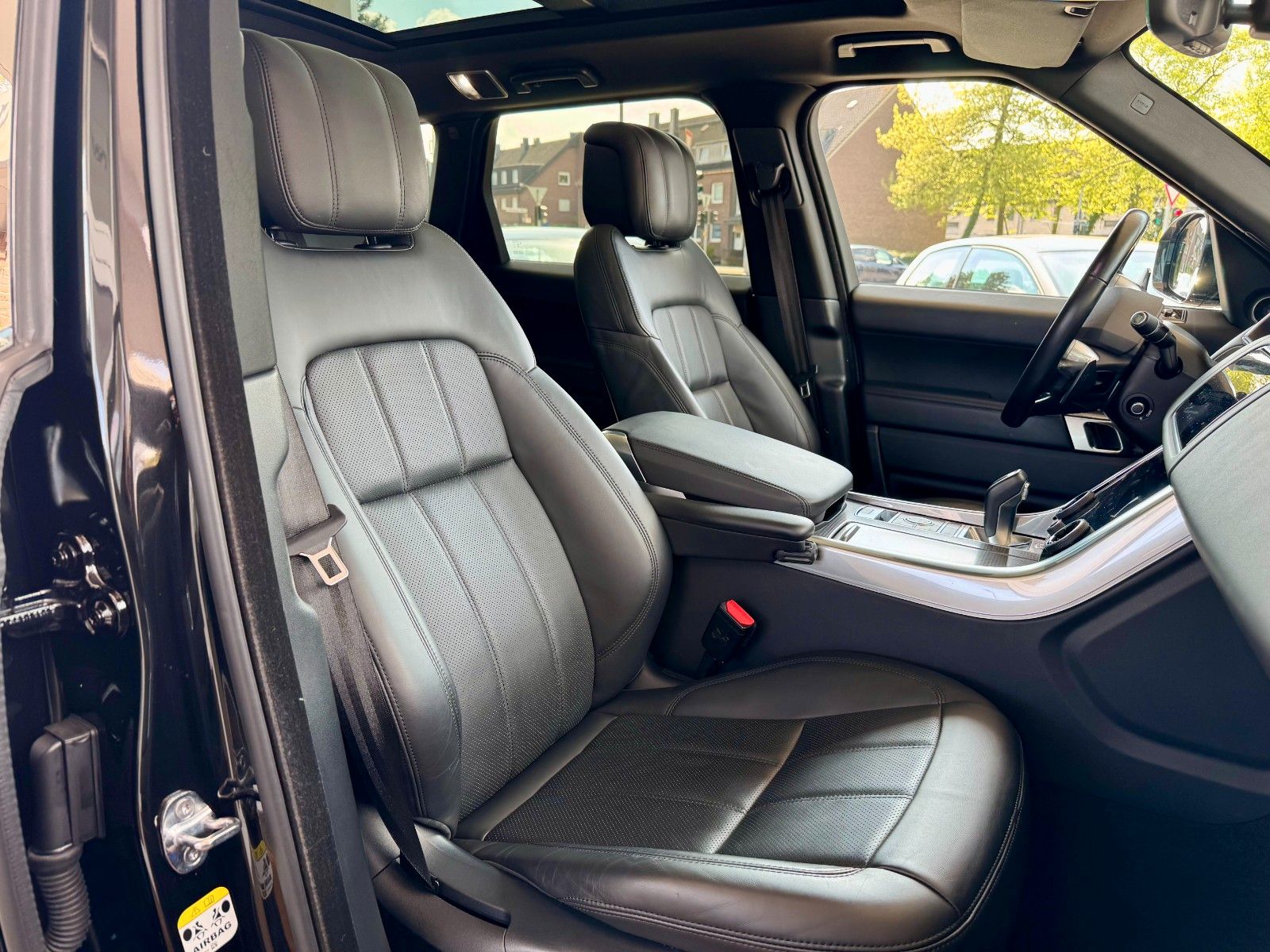 Range Rover Sport HSE Dynamic - Samsaru's Car Outlet