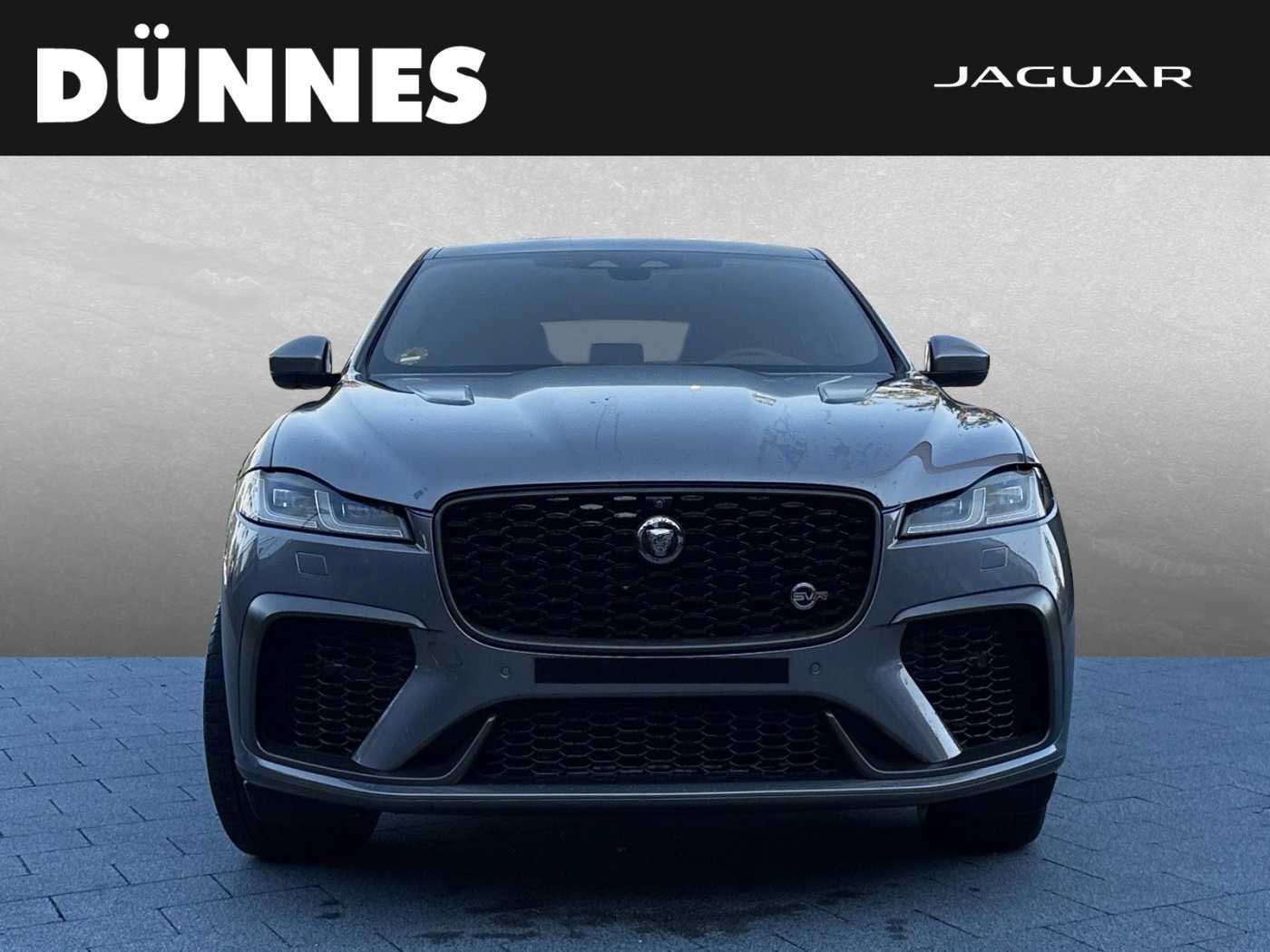 Jaguar F-Pace P550 SVR