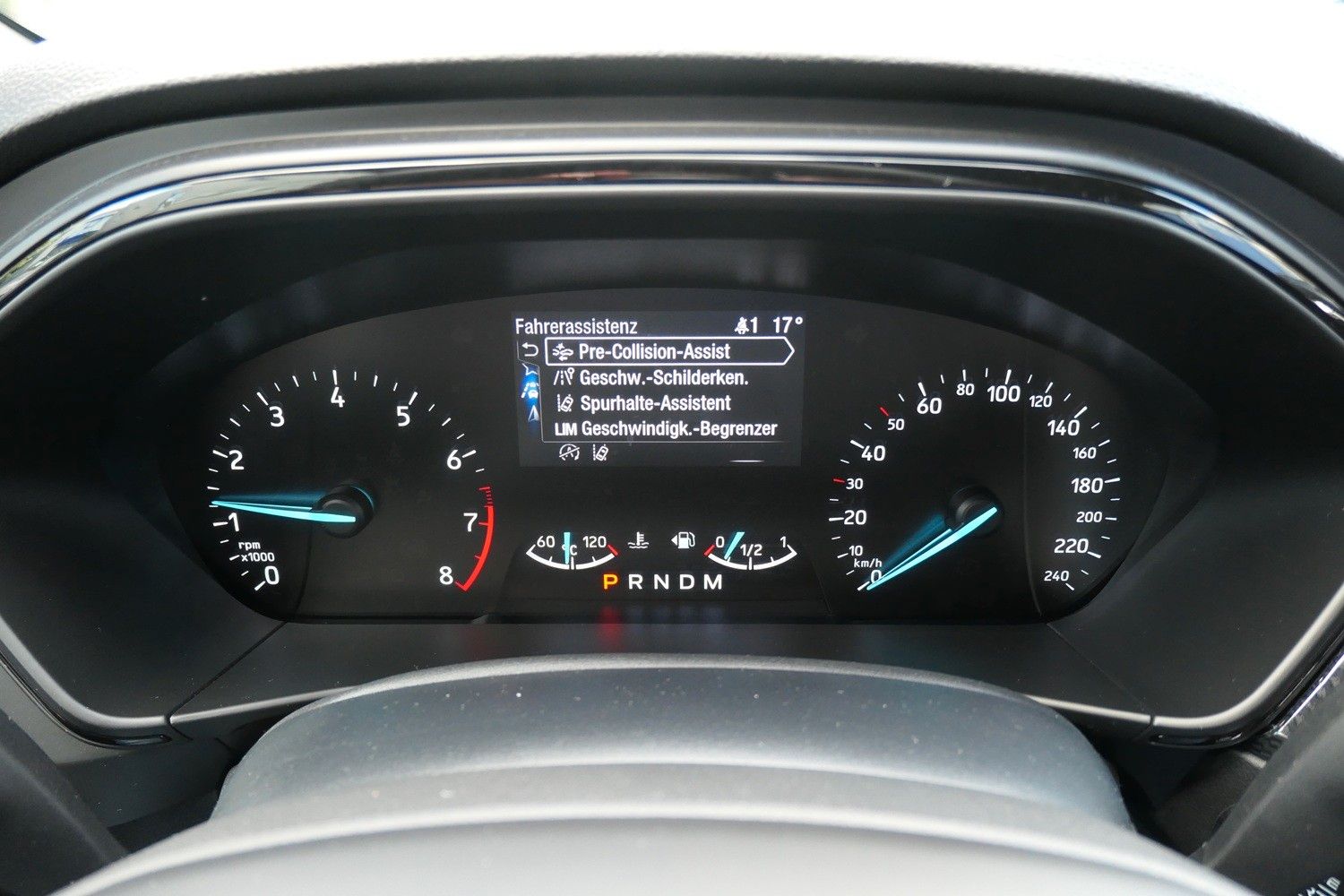 Ford Focus Turnier 1.5 ST-Line - Samsaru's Car Outlet