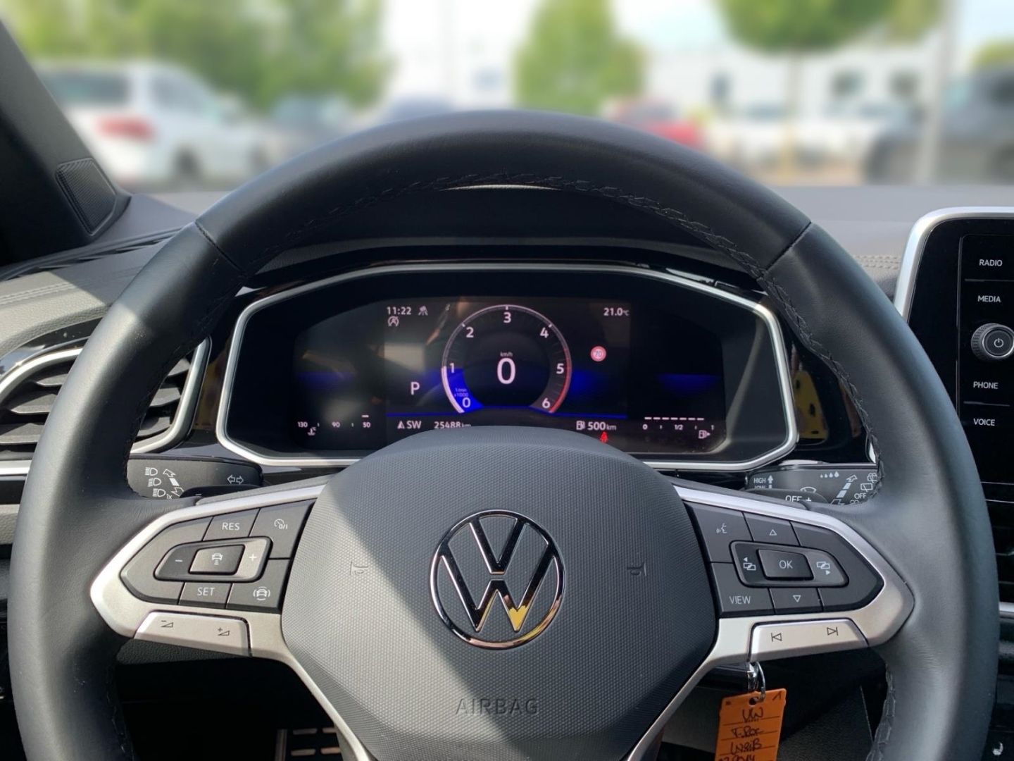 Volkswagen T-Roc 2.0 TDI R-Line - Samsaru's Car Outlet