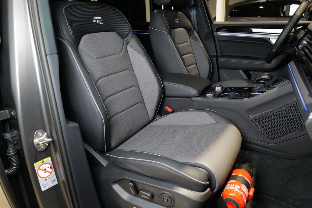 Volkswagen Touareg 3.0TDI R-Line Nachtsicht Dynaudio StdHz