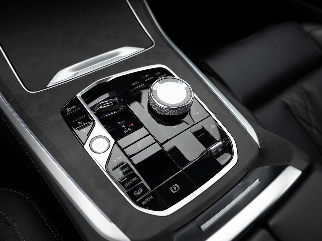 BMW X5 xDrive 50e M-Sport Pro AHK HUD 360° LED NAVI