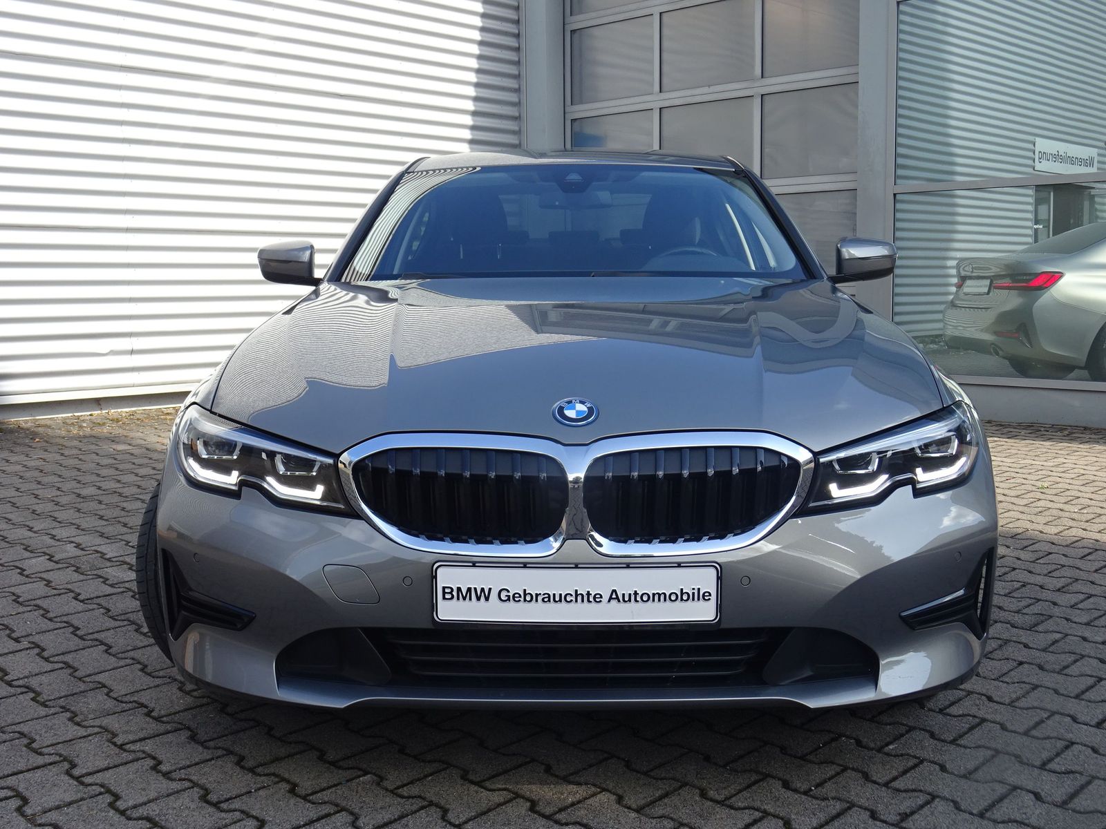BMW 320e Lim. Advantage - Samsaru's Car Outlet