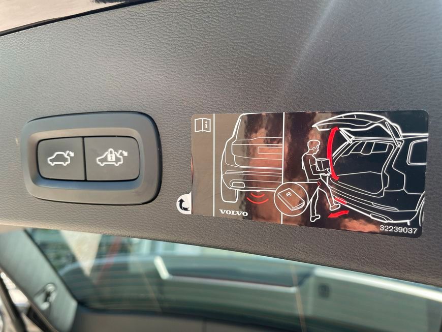 Volvo XC40 T5 Recharge Inscription - Samsaru's Car Outlet