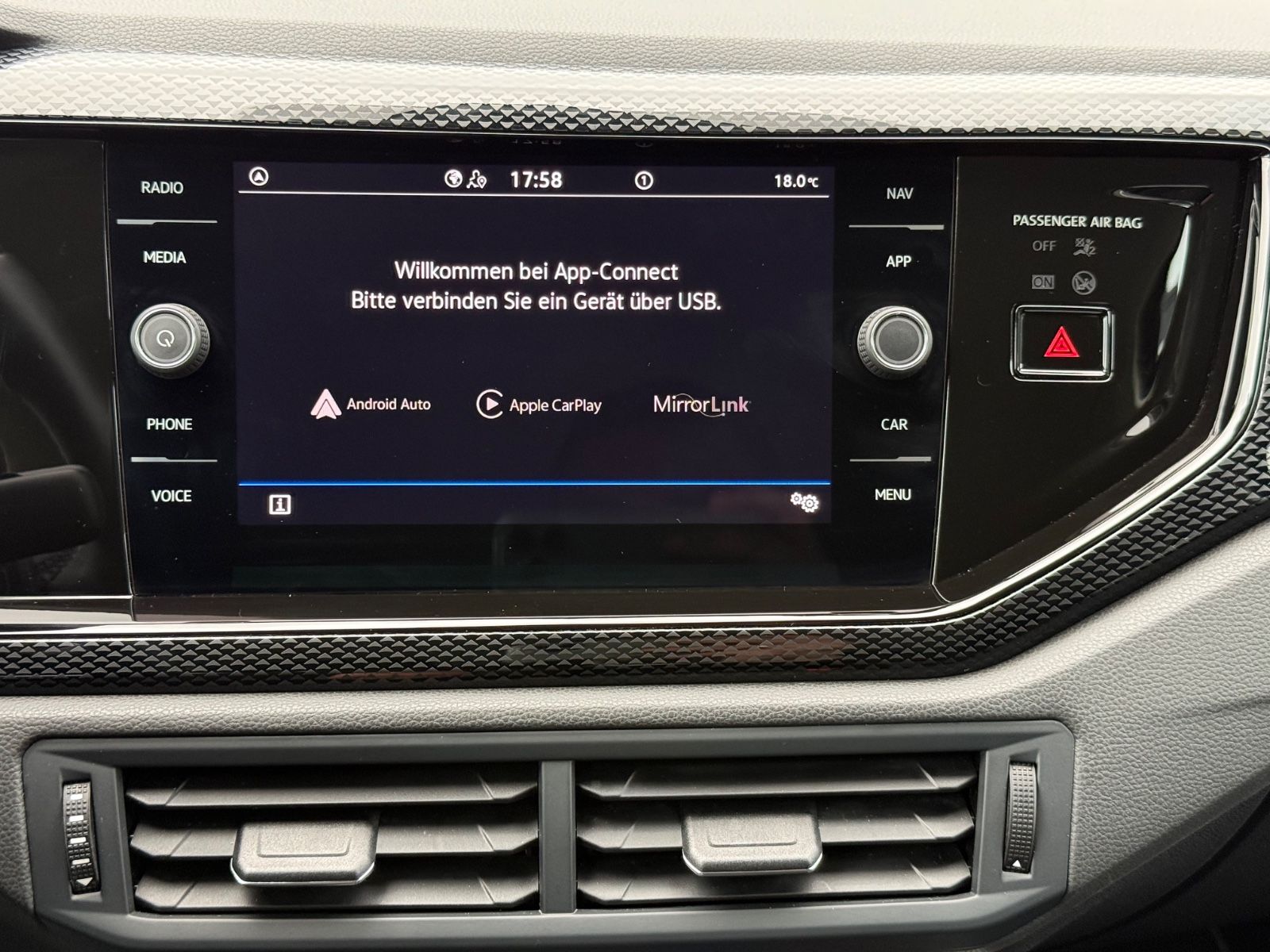Volkswagen Taigo Life 1.0 DSG - Samsaru's Car Outlet