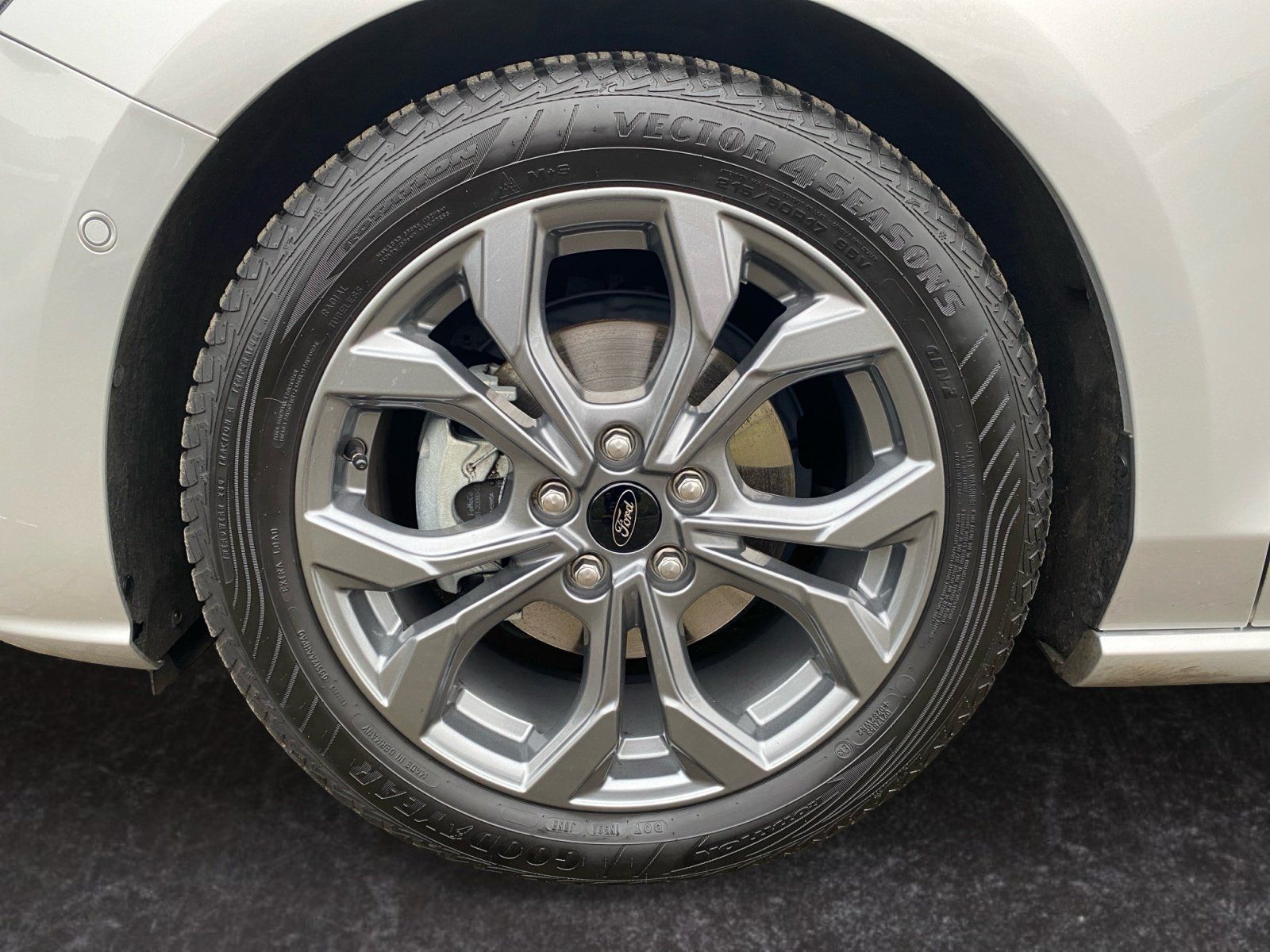 Ford Focus Turnier ST-Line X 1.0l ACC+PDC+B&O+SHZ