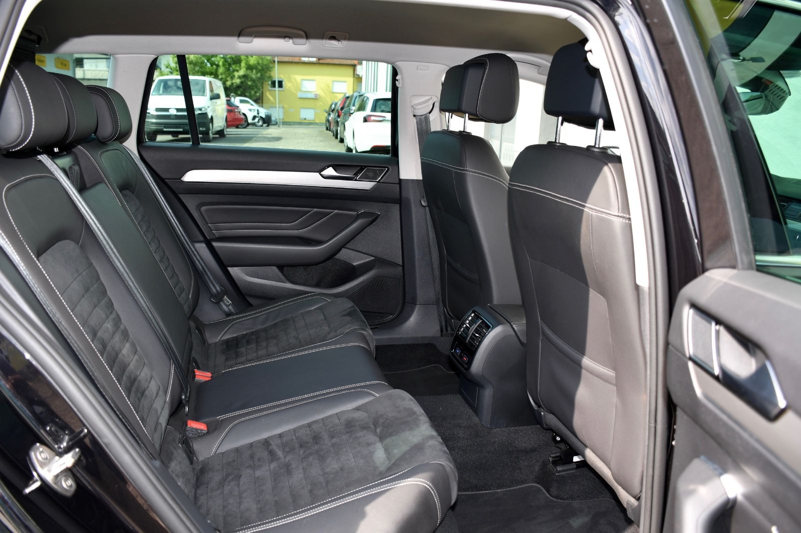 Volkswagen Passat Var Elegance - Samsaru's Car Outlet