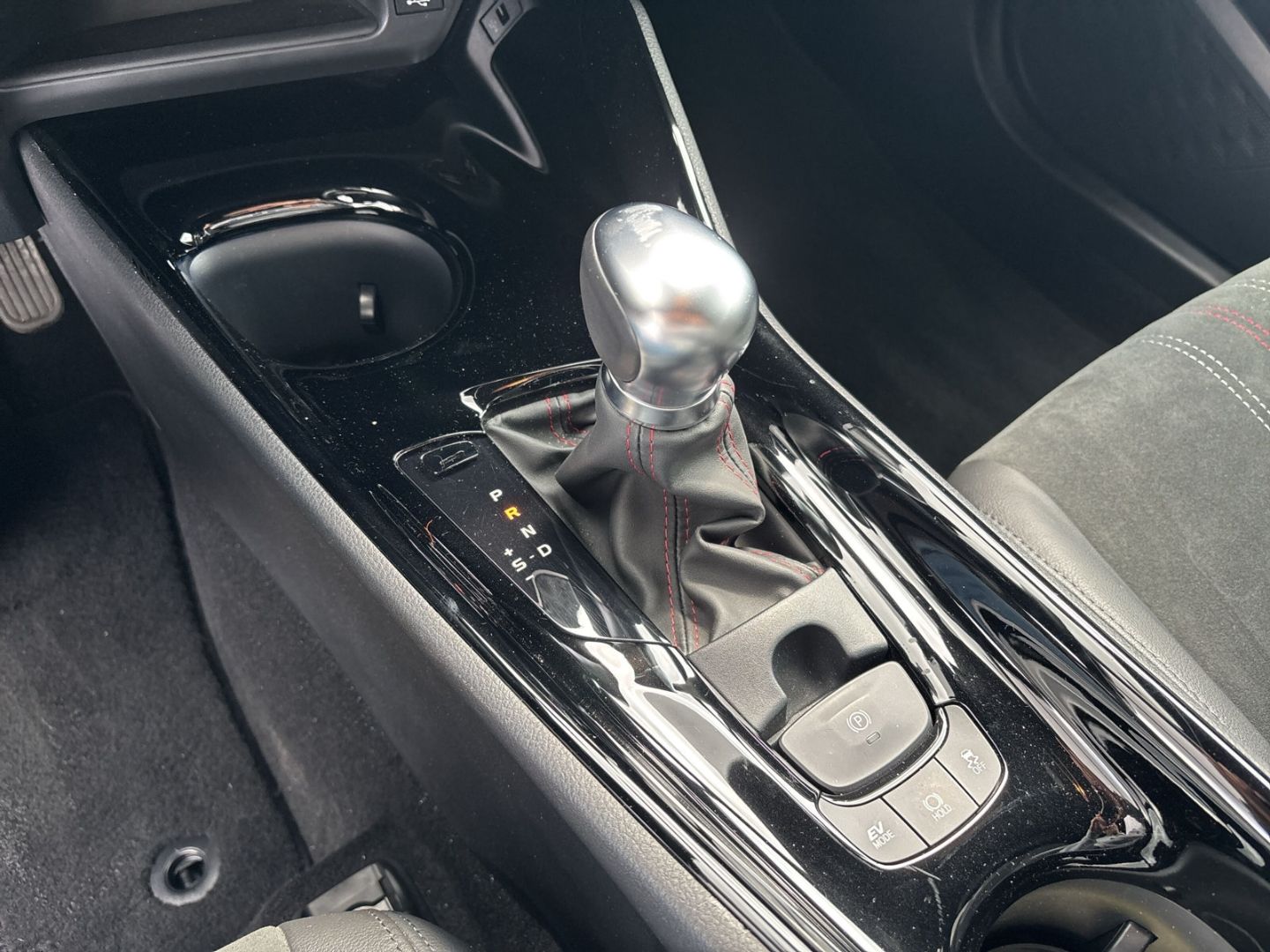 Toyota C-HR Hybrid GR Sport - Samsaru's Car Outlet