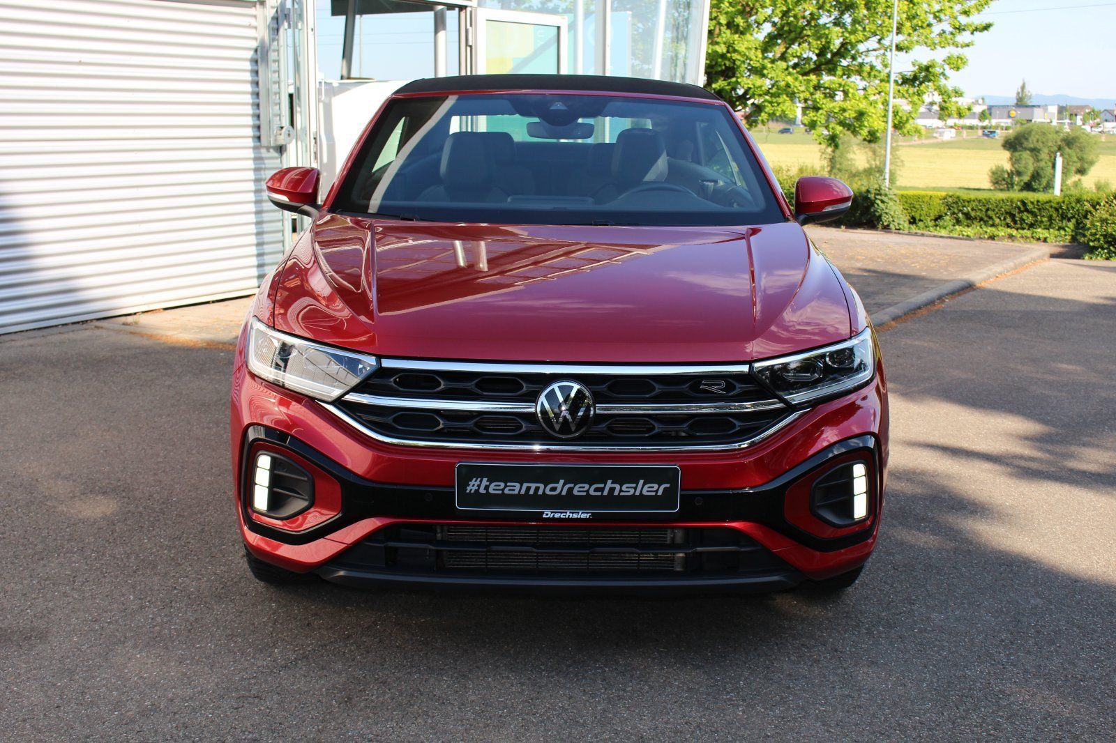 Volkswagen T-Roc 1.5 TSI DSG R-Line - Samsaru's Car Outlet