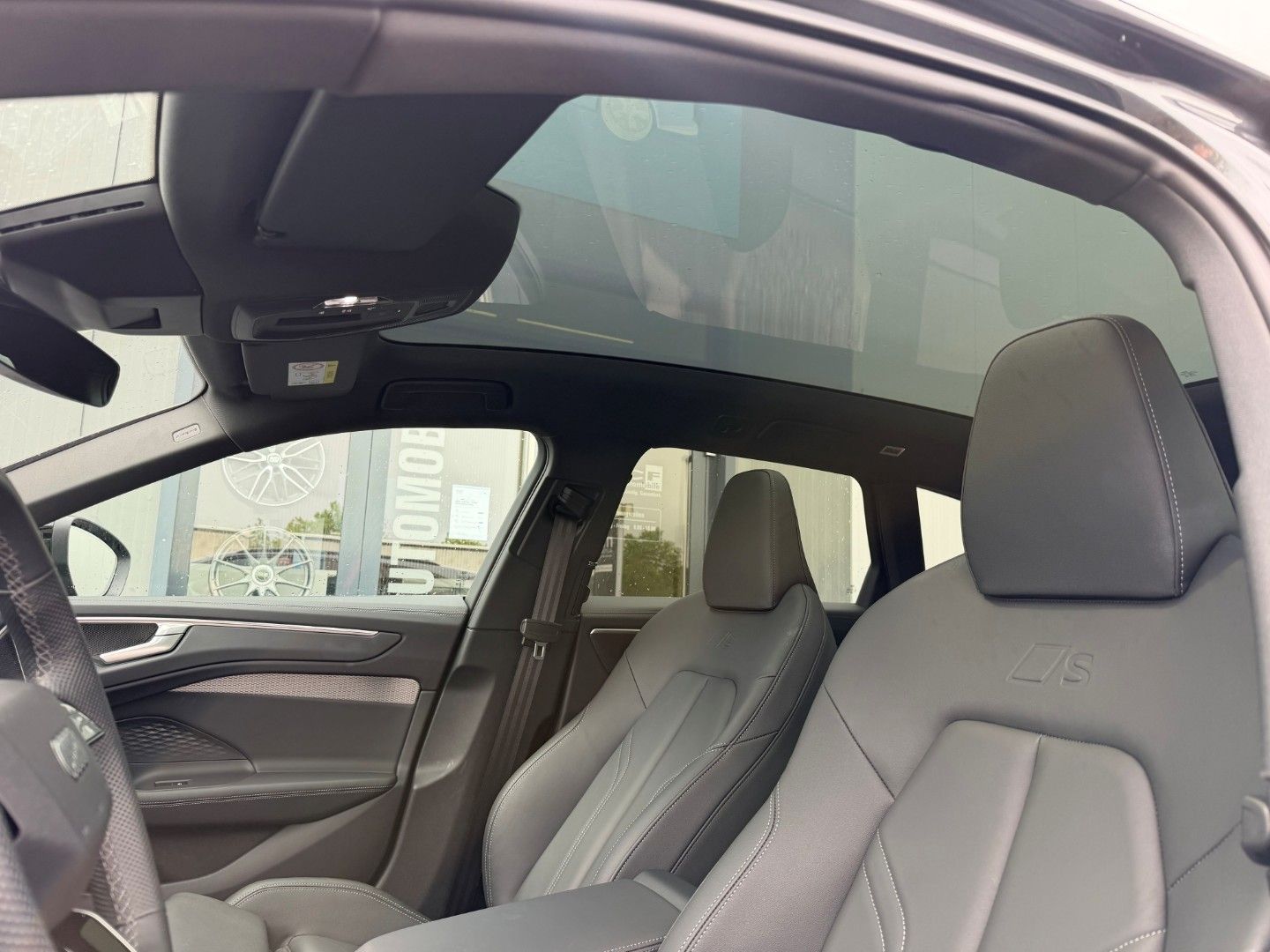 Audi A6 Avant TDI S Line Black *19''*Pano*360°*Matrix
