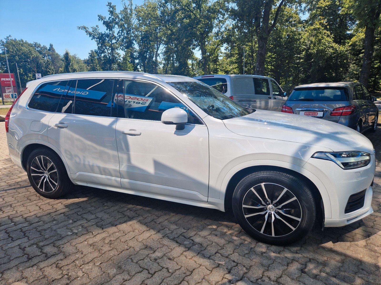 Volvo XC90 Momen Pro AWD D5 AHK 7 Sitze 360° DAB 8fach