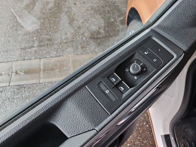 Volkswagen T6.1 Multivan 2.0 TDI 4M Generation Six - Samsaru's Car Outlet