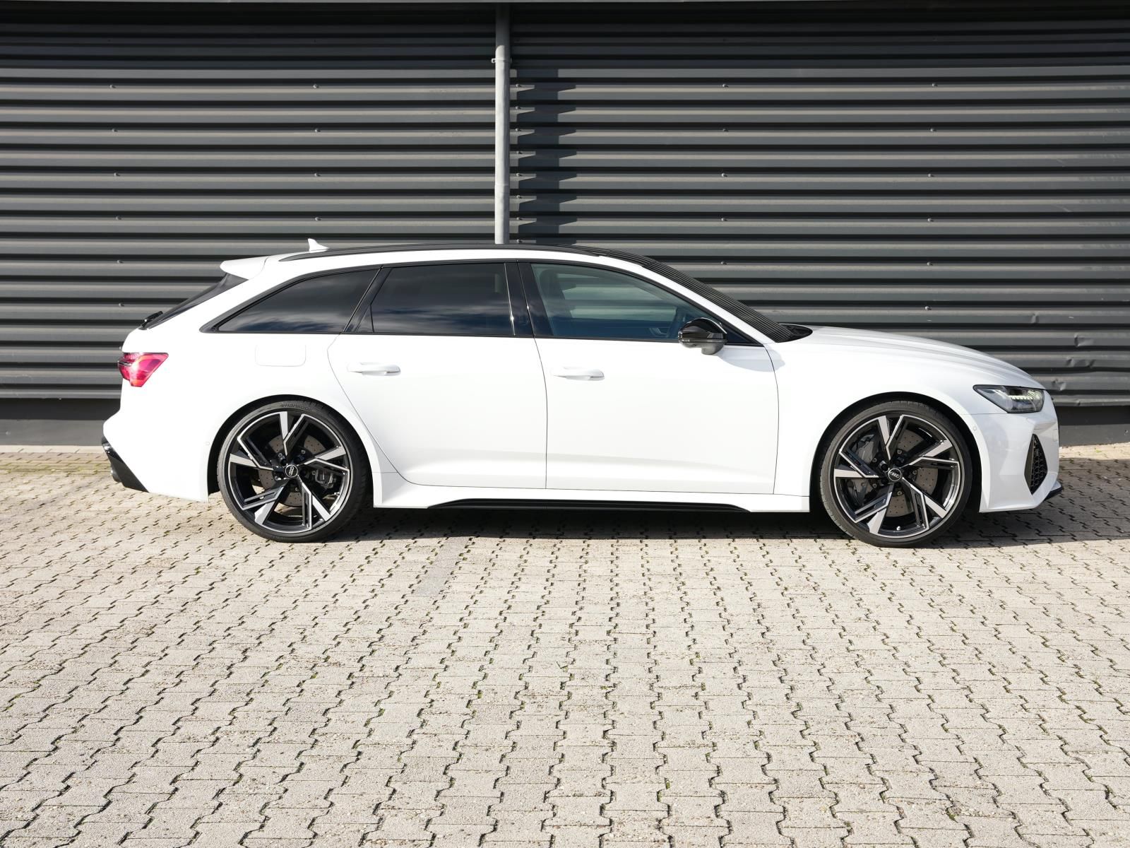 Audi RS6 Avant quattro Sportabgas Standheizung FLA HU