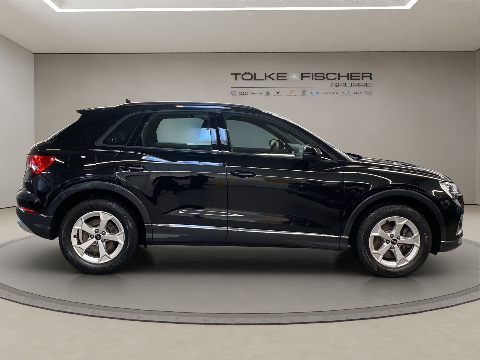 Audi Q3 40 quattro advanced - Samsaru's Car Outlet