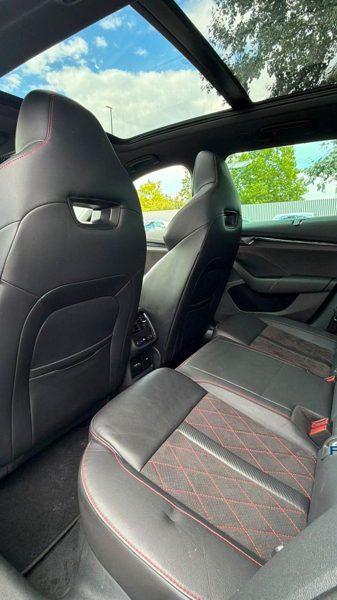 Skoda Octavia Combi 2.0 TDI RS DSG LED/Kamera/Pano