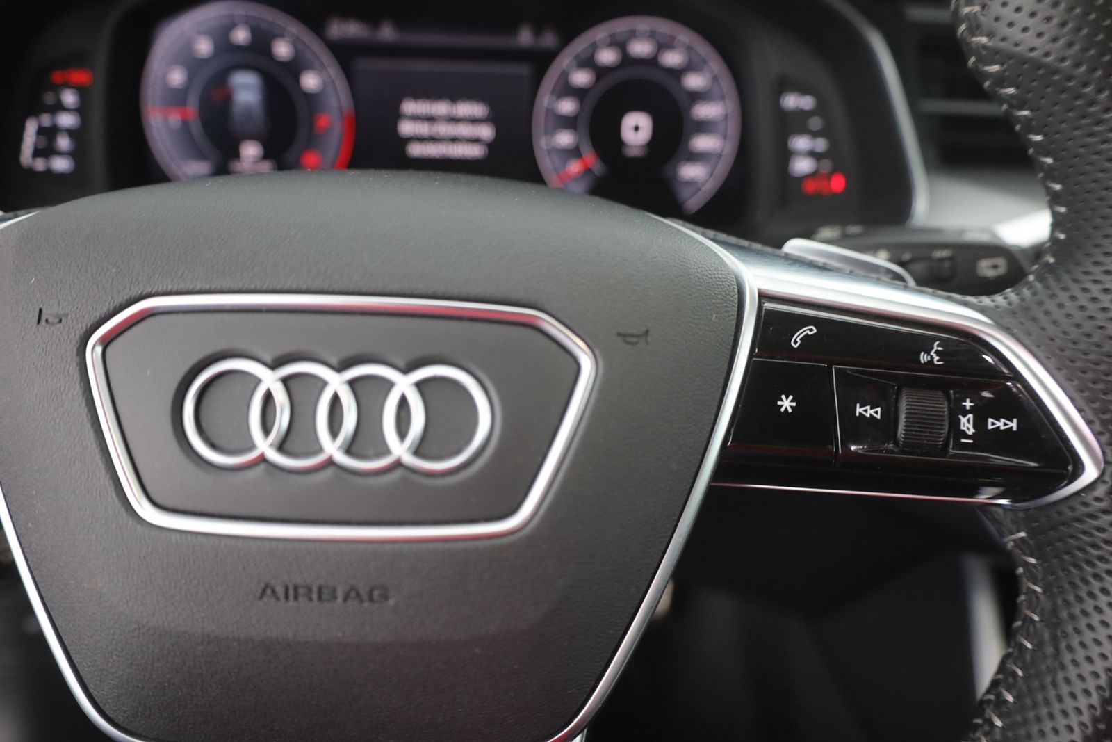 Audi A6 Avant 45 TFSI S-line - Samsaru's Car Outlet