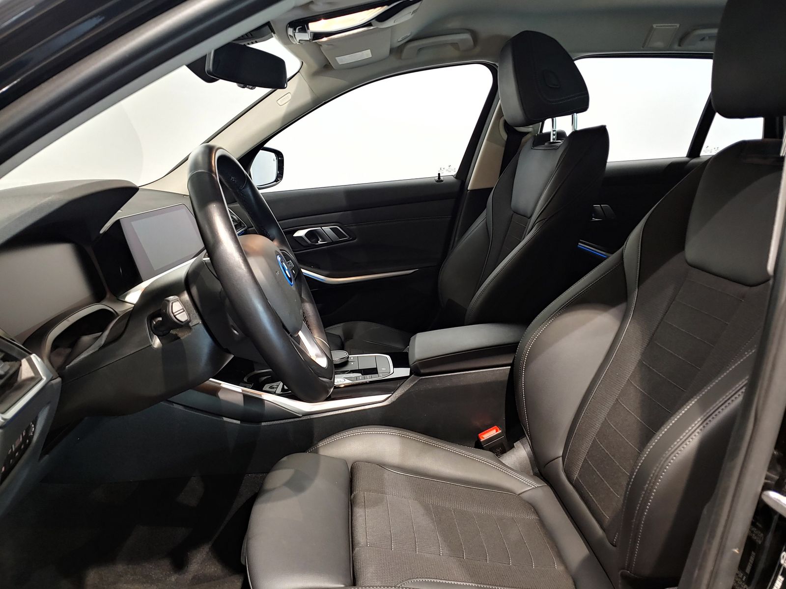 BMW 320e Sport Line - Samsaru's Car Outlet