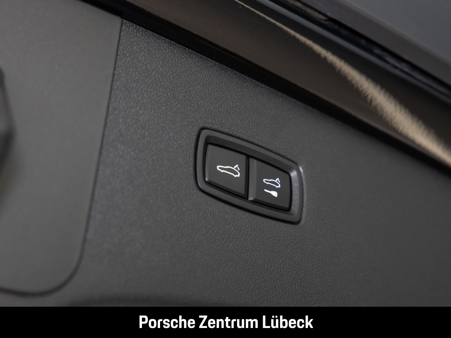 Porsche Cayenne S Coupe Hinterachslenkung Head-Up