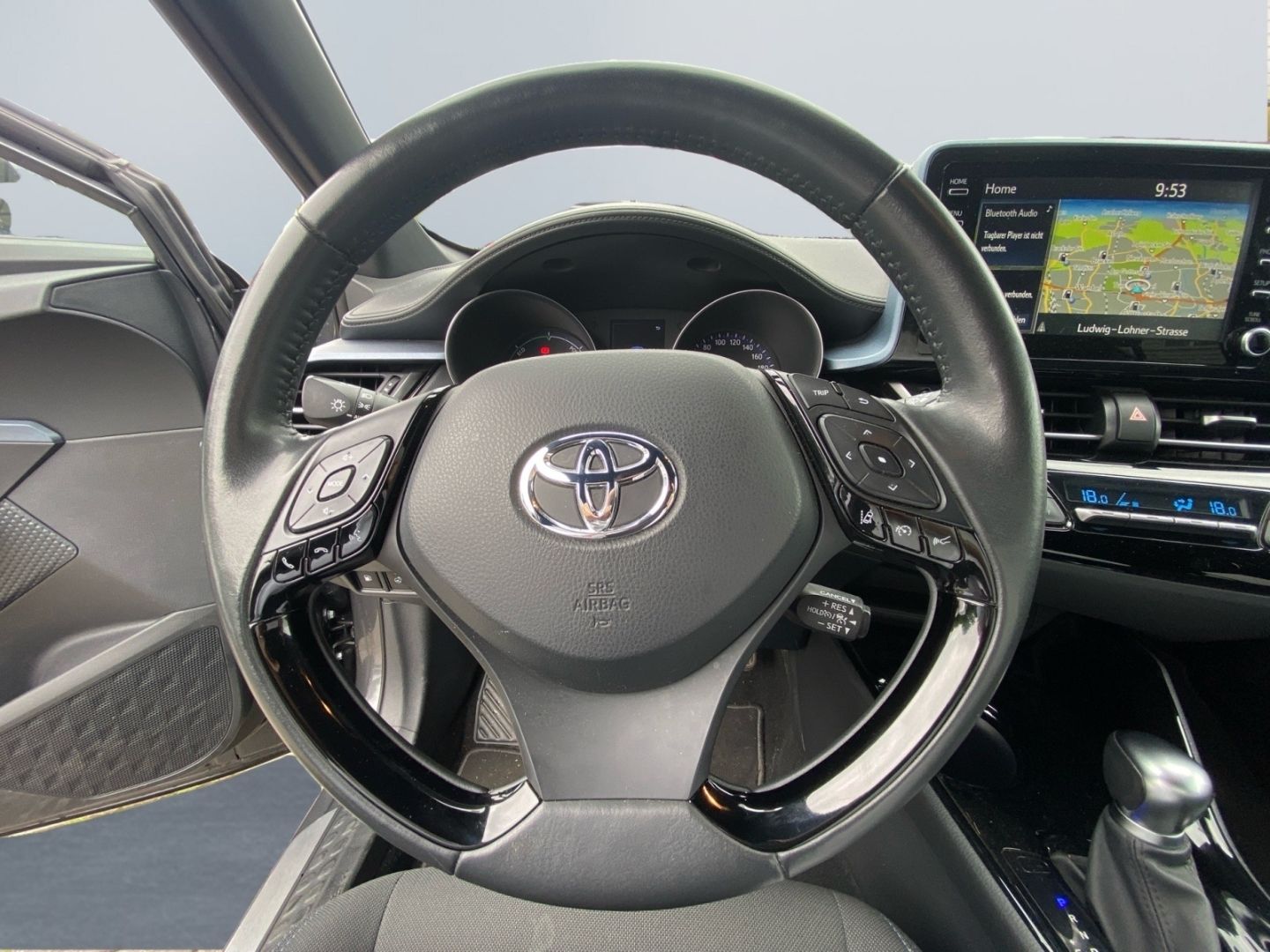 Toyota C-HR 2.0 Hybrid Team - Samsaru's Car Outlet