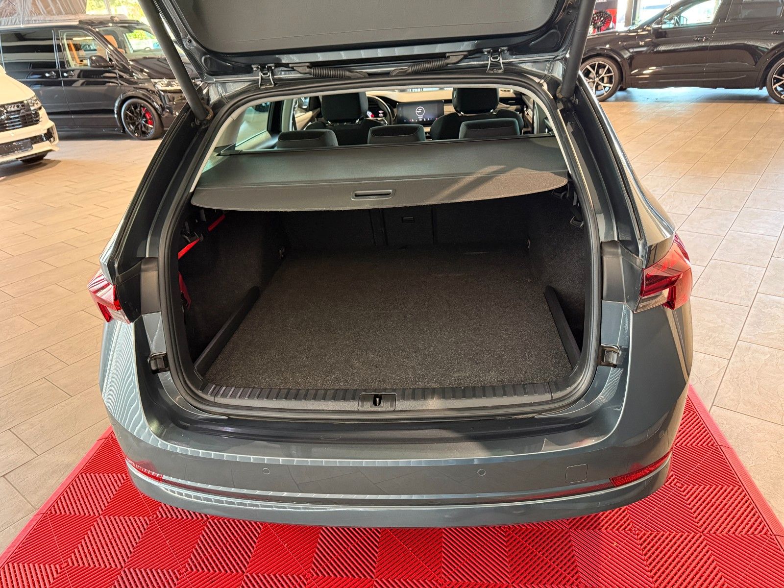 Skoda Octavia Combi First Edition iV - Samsaru's Car Outlet