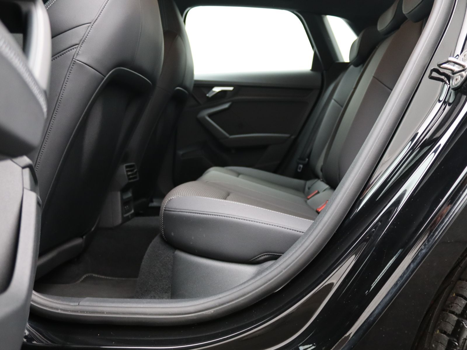 Audi A3 Sportback S-Line 30 TDI S-tronic / LED, RFK