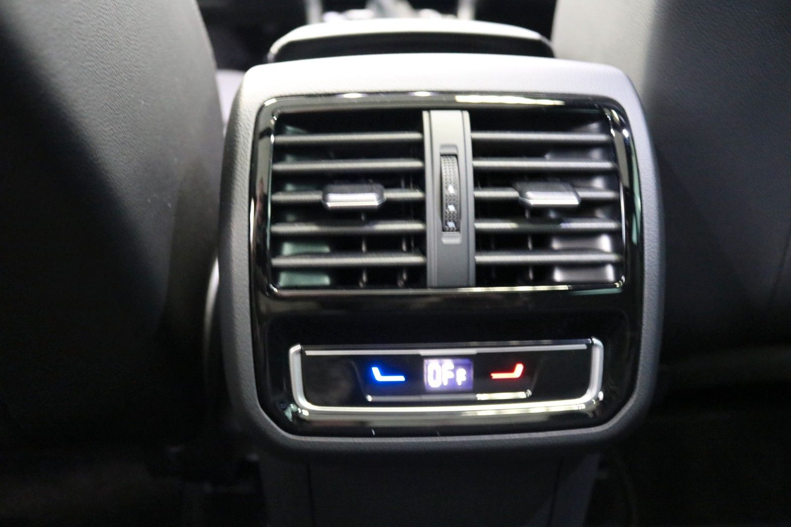 Volkswagen Passat Alltrack 4M AHK Pano STHZ 360 Memory
