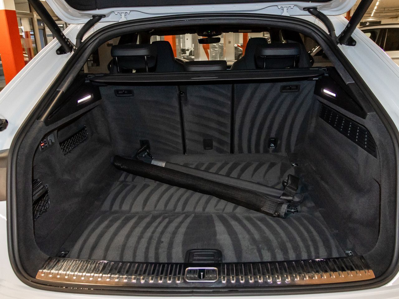 Audi RS Q8 4.0 TFSI quattro Dynamik plus Akrapovic