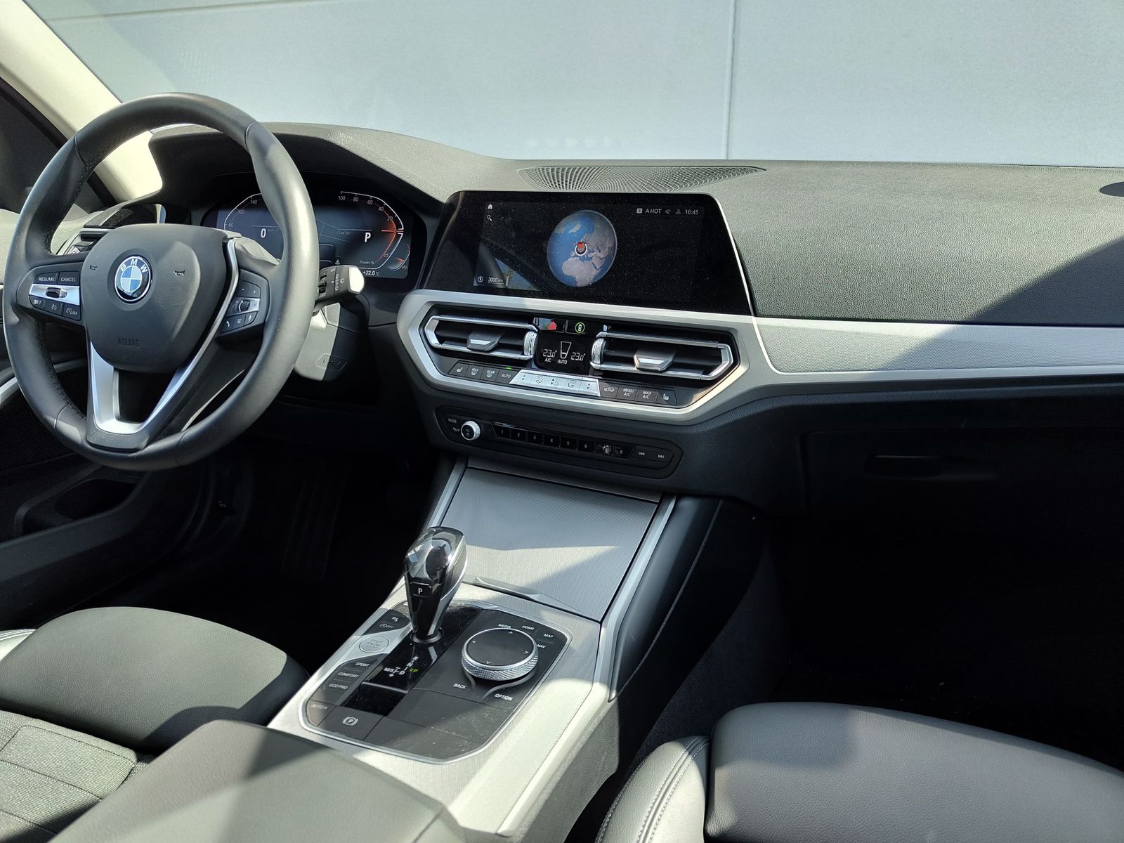 BMW 320i Touring Advantage - Samsaru's Car Outlet