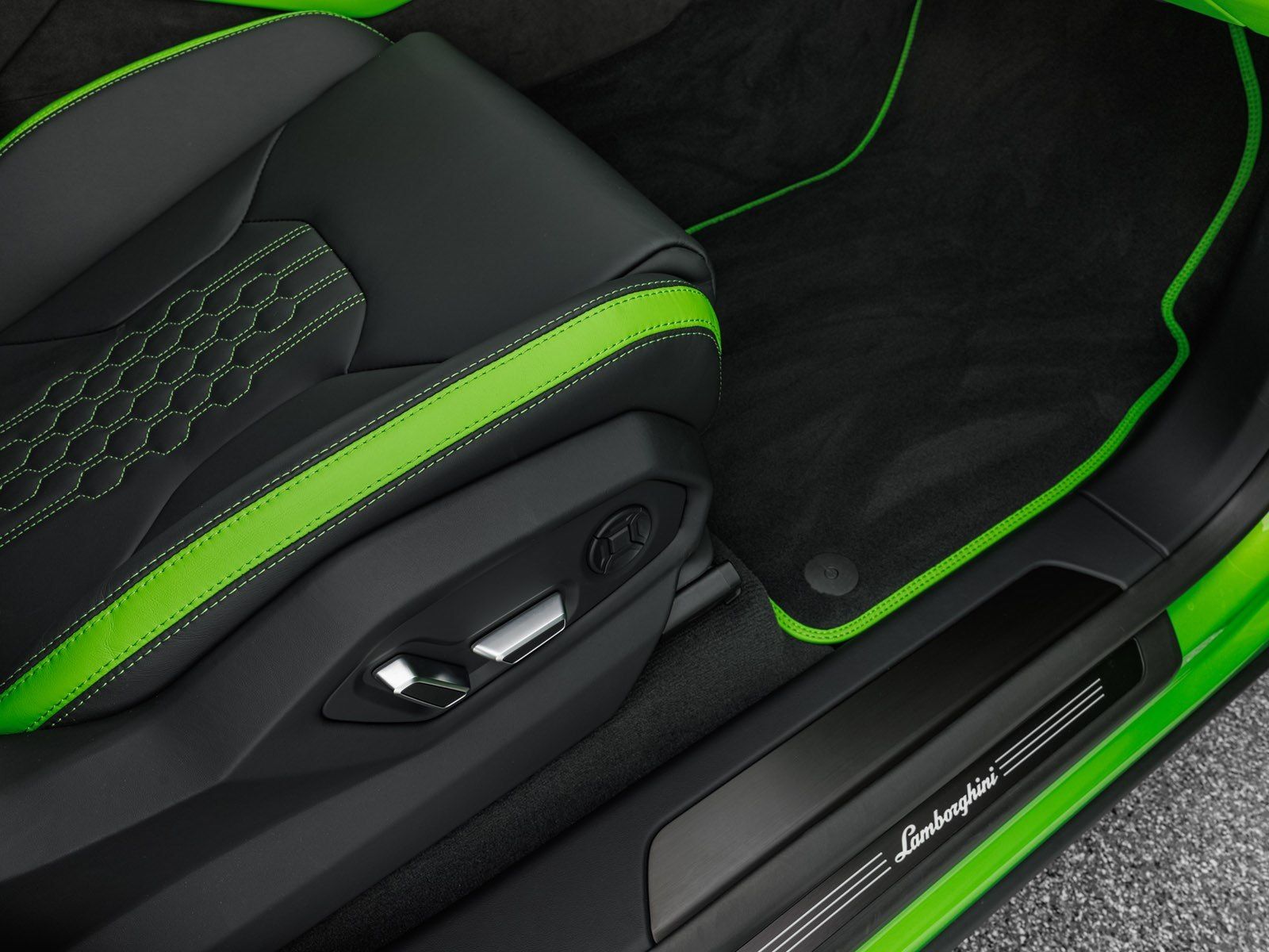 Lamborghini Urus SE - Samsaru's Car Outlet