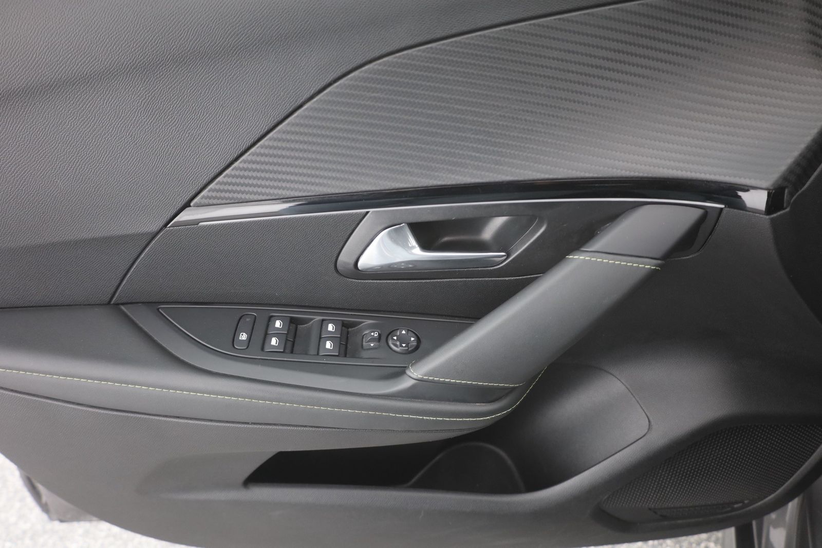 Peugeot 208 GT-Line PureTech 100 Aut. - Samsaru's Car Outlet