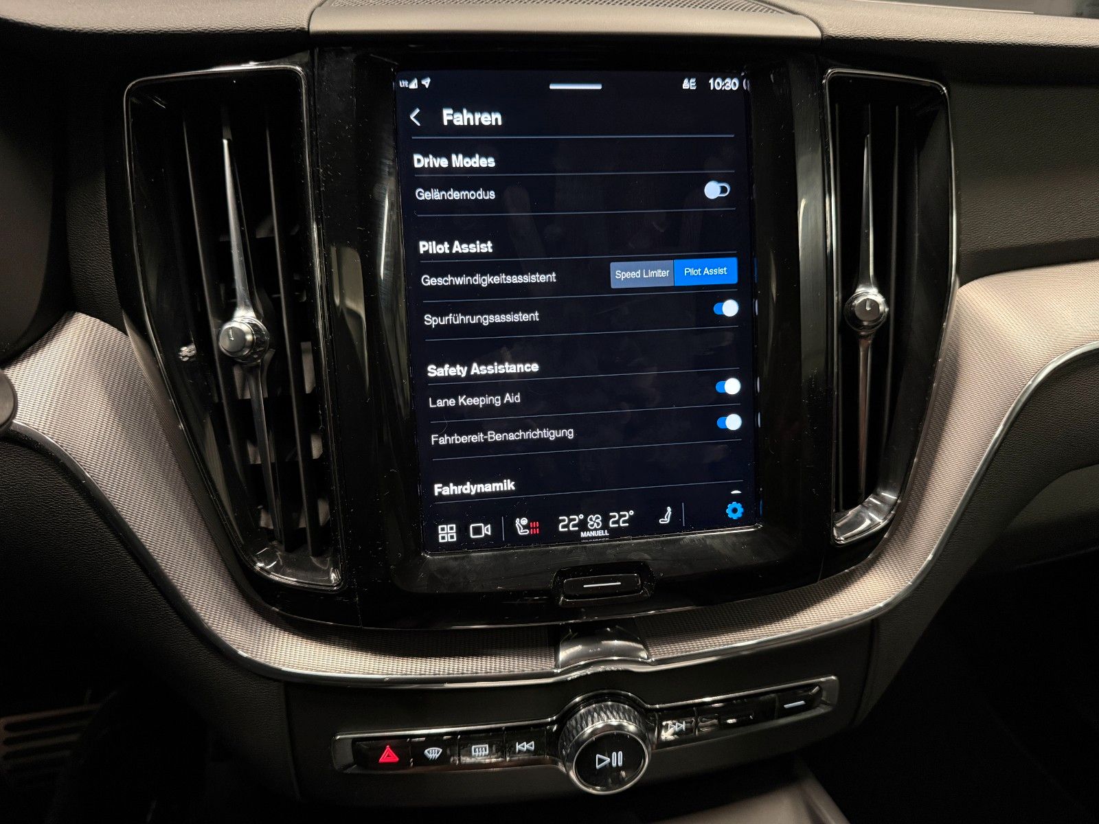 Volvo XC60 R-Design AWD *AHK*360*Standhzg*HIFI*