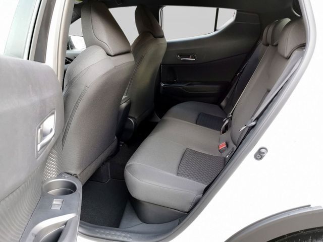Toyota C-HR 1.8 Hybrid Business Edition - Samsaru's Car Outlet