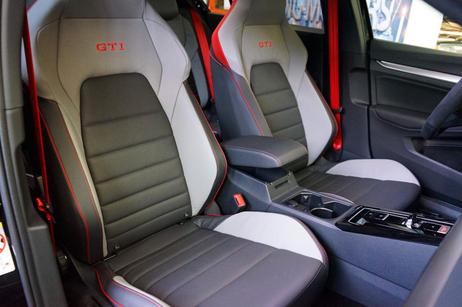 Volkswagen Golf VIII 8 Lim. 2.0 TSI 239 kW GTI Edition 50