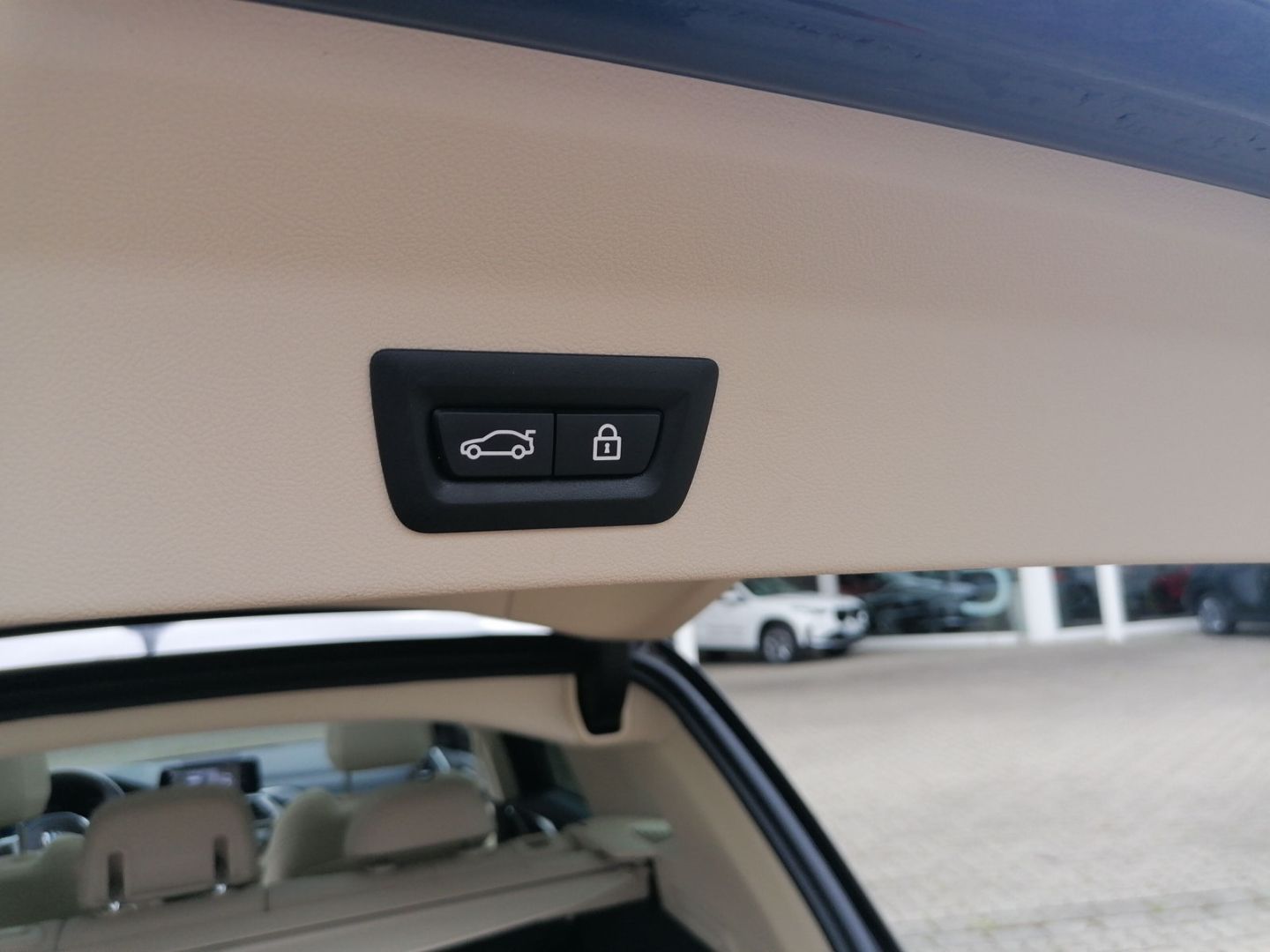 BMW X3 xDrive30i - Samsaru's Car Outlet