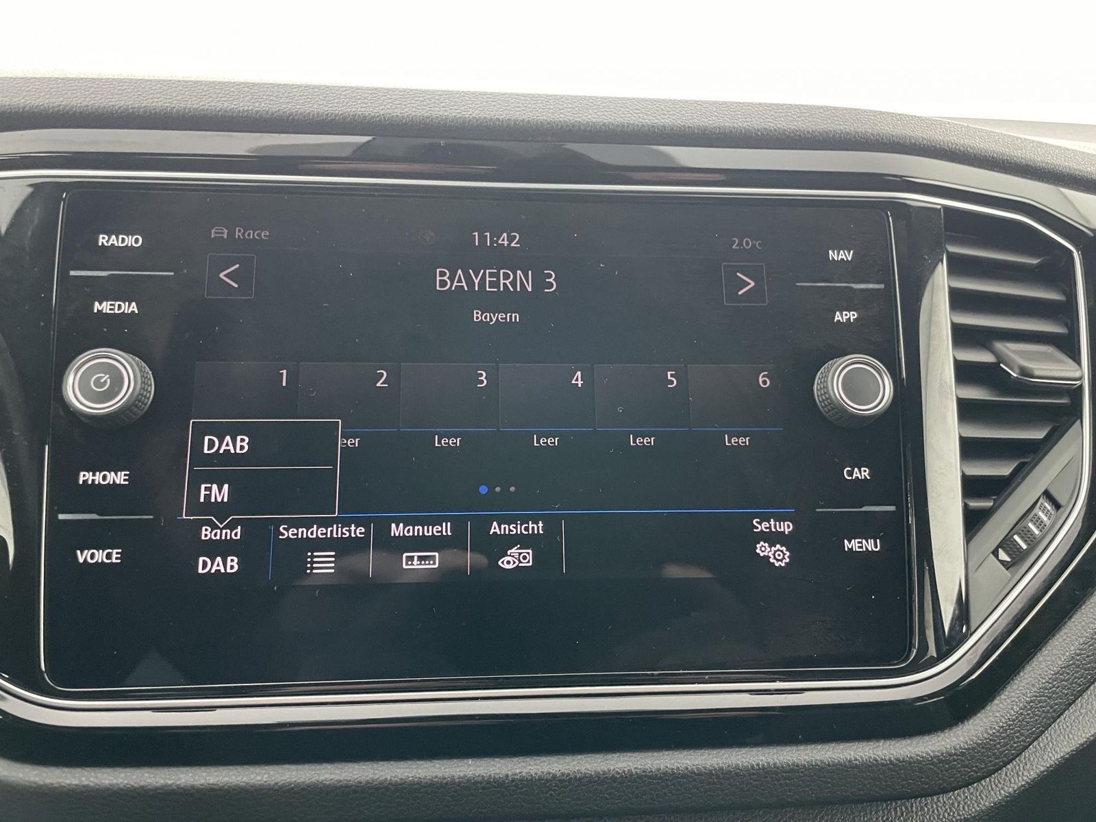Volkswagen T-Roc 2.0 TSI 4-Motion R - Samsaru's Car Outlet