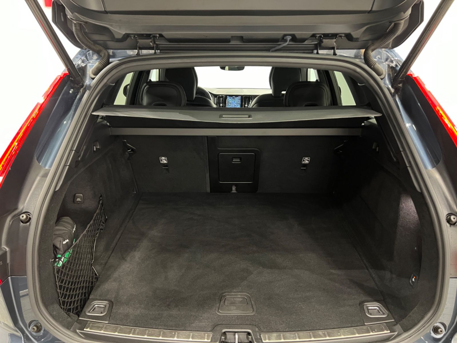 Volvo XC60 R Design AWD - Samsaru's Car Outlet