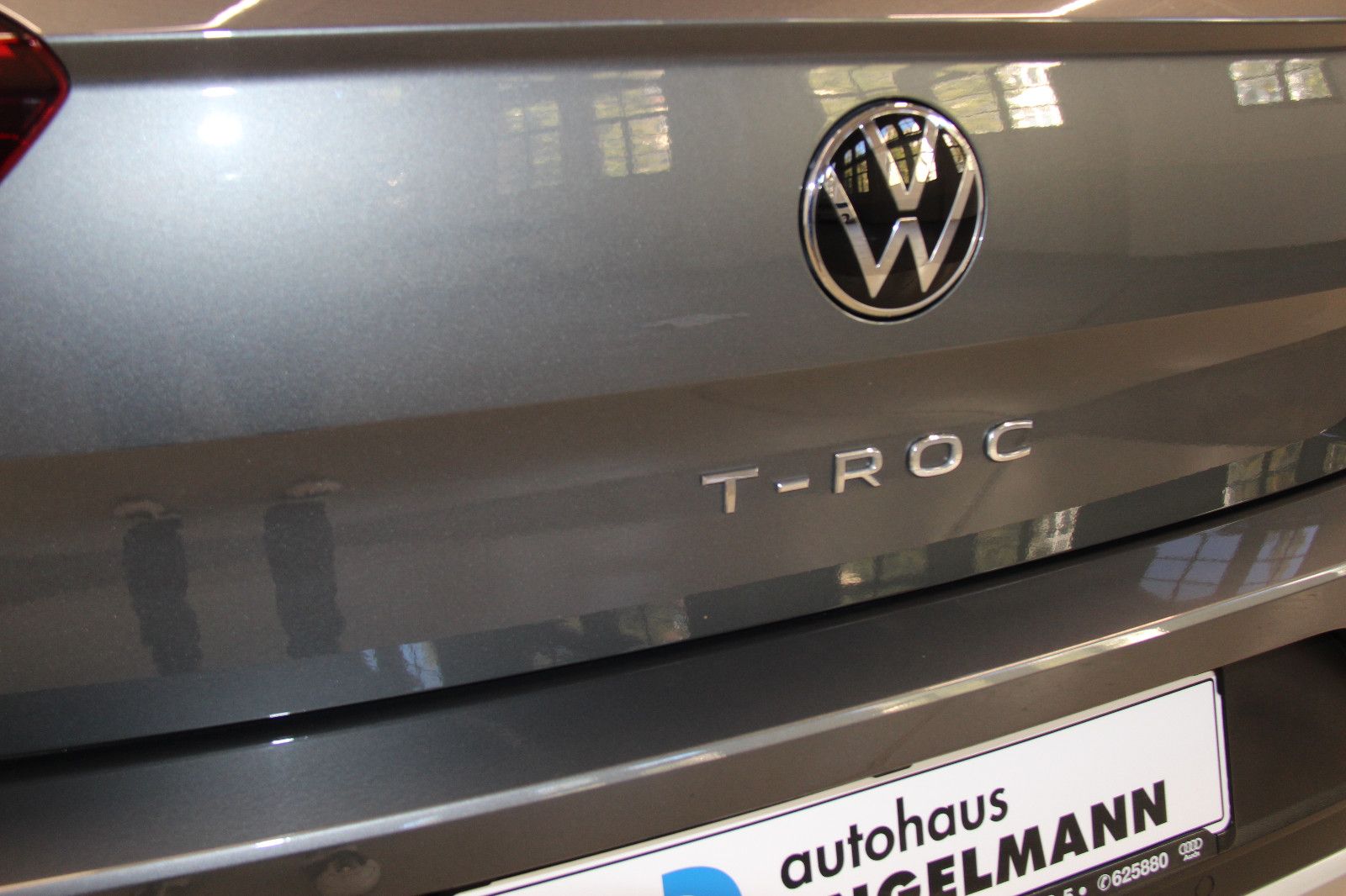 Volkswagen T-Roc Style 1.5 TSI DSG - Samsaru's Car Outlet