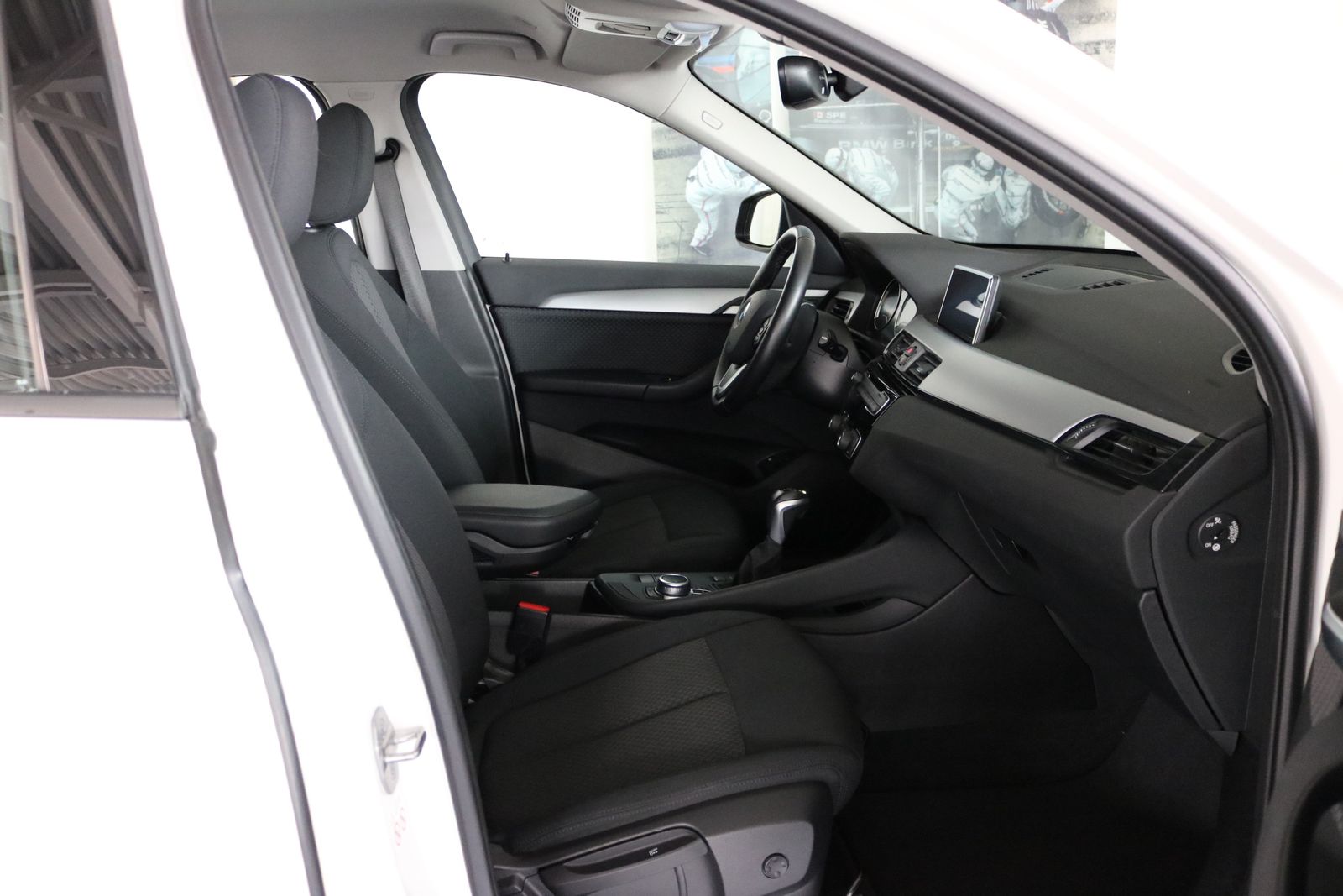 BMW X1 xDrive25e Advantage - Samsaru's Car Outlet