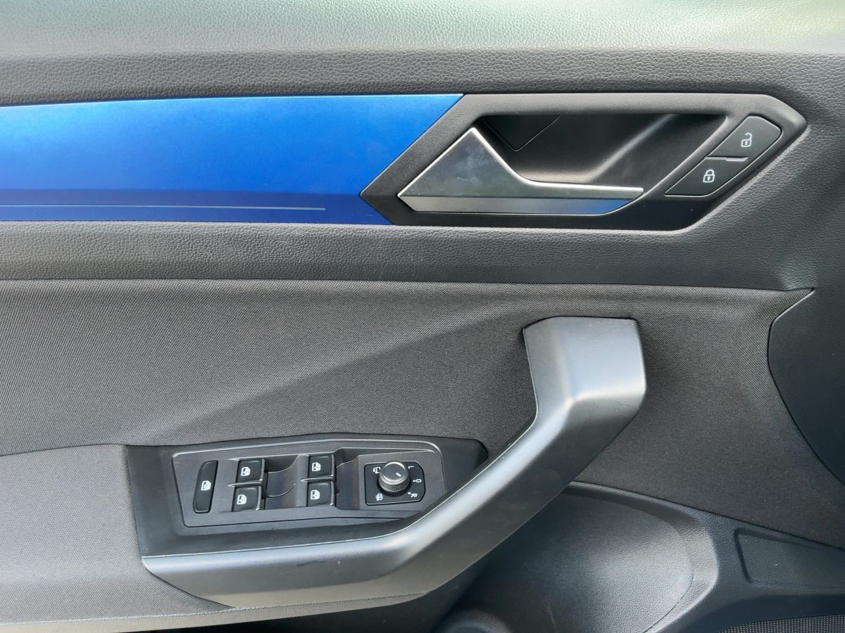 Volkswagen T-Roc 1.5 TSI STYLE - Samsaru's Car Outlet
