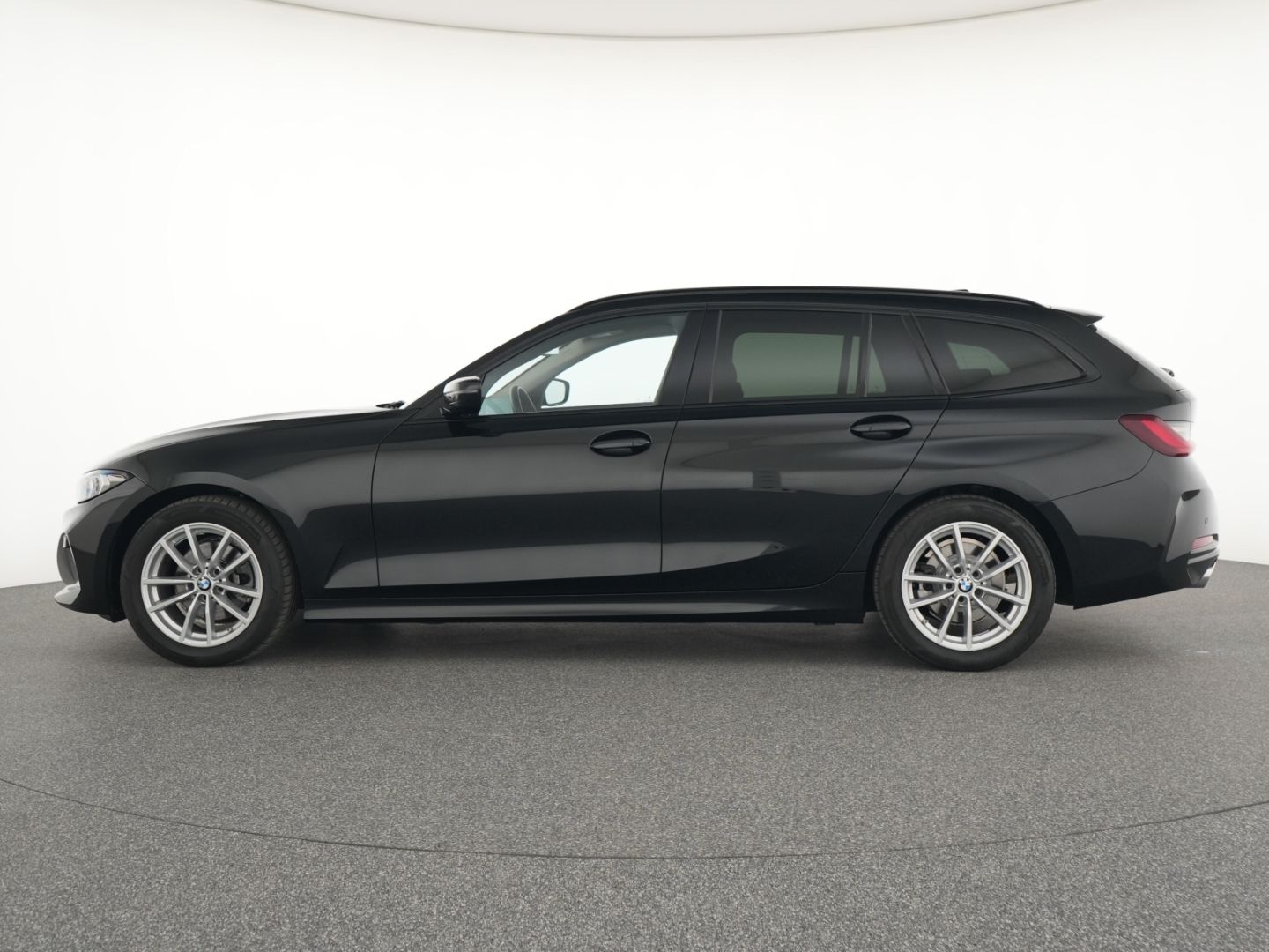 BMW 320 d Touring Steptronic - Samsaru's Car Outlet